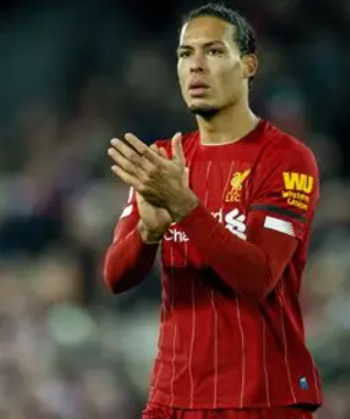 曼城与利物浦之战：越位判罚争议的深度剖析