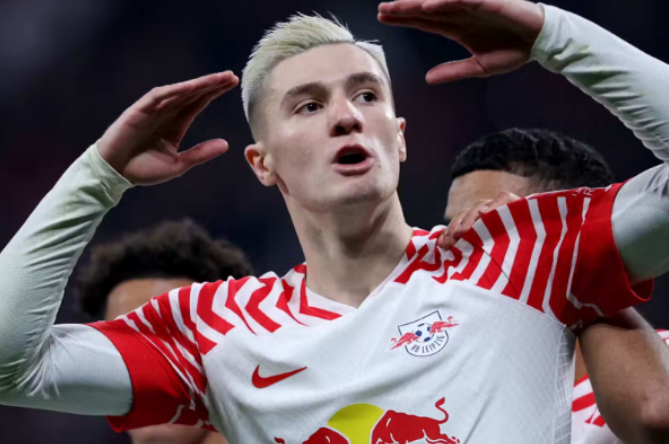 曼联锋线动态：舍什科伤情与非洲杯球员去留分析